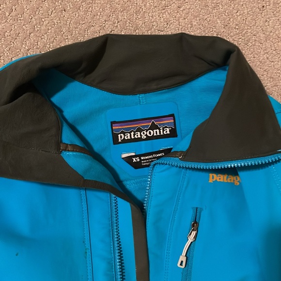 Patagonia blue soft shell jacket in women’s XS - Picture 2 of 3
